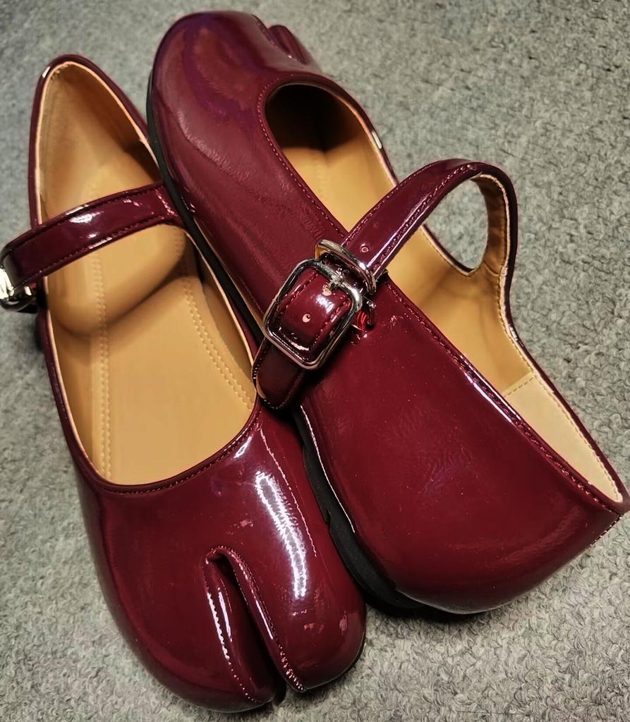 IPPEUM Burgundy Tabi Shoes Women Mary Janes Shoes 2025 New Ballet Flats Split Toe Shoes