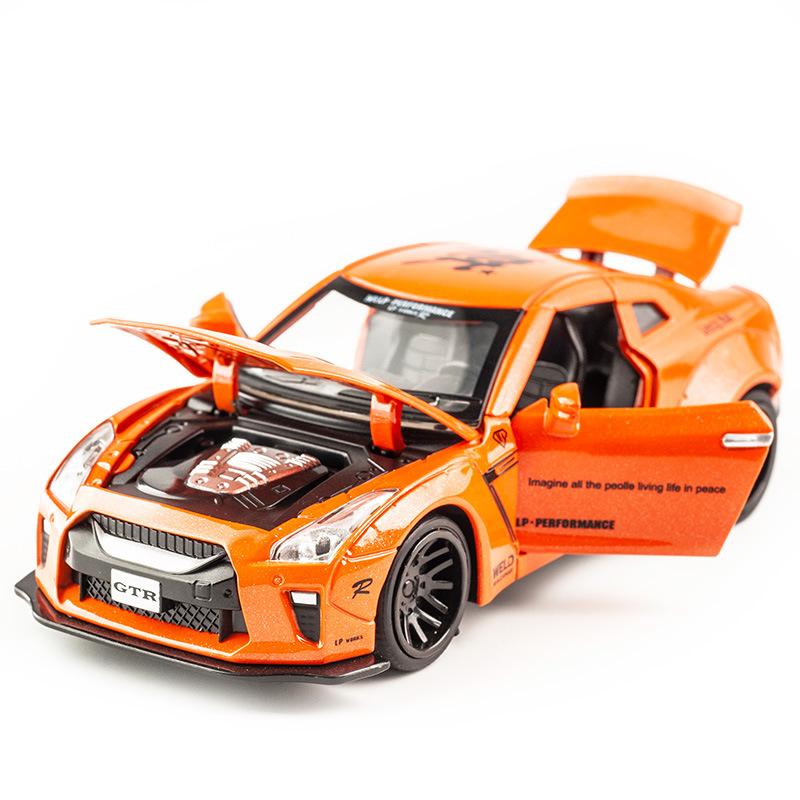 1/32 масштаб GTR Nismo, литая под давлением модель автомобиля, игрушечный автомобиль с откатным механизмом, звуком и светом для детей, коллекция подарков для мальчиков и девочек