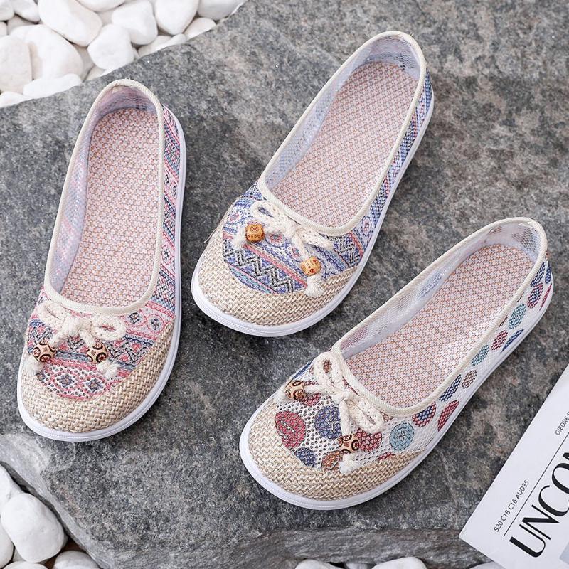Hollowed Out Cloth Shoes Women Soft Bottom Anti Slip Flat Bottomed Mother Shoes Ventilation Work Shoes Retro Ethnic Style Simple Casual