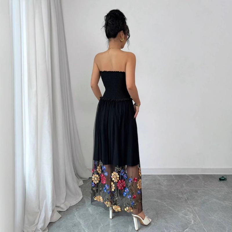 Летнее сексуальное женское платье без бретелек с цветочной вышивкой — повседневное и простое