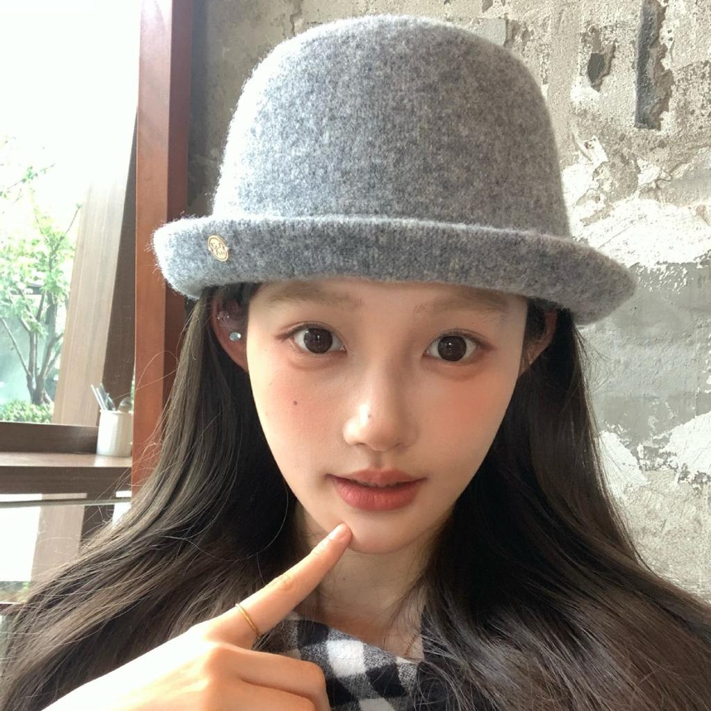 Qianjin wind wool blended top hat for women, elegant and fashionable in autumn and winter, showing a small and beautiful basin hat