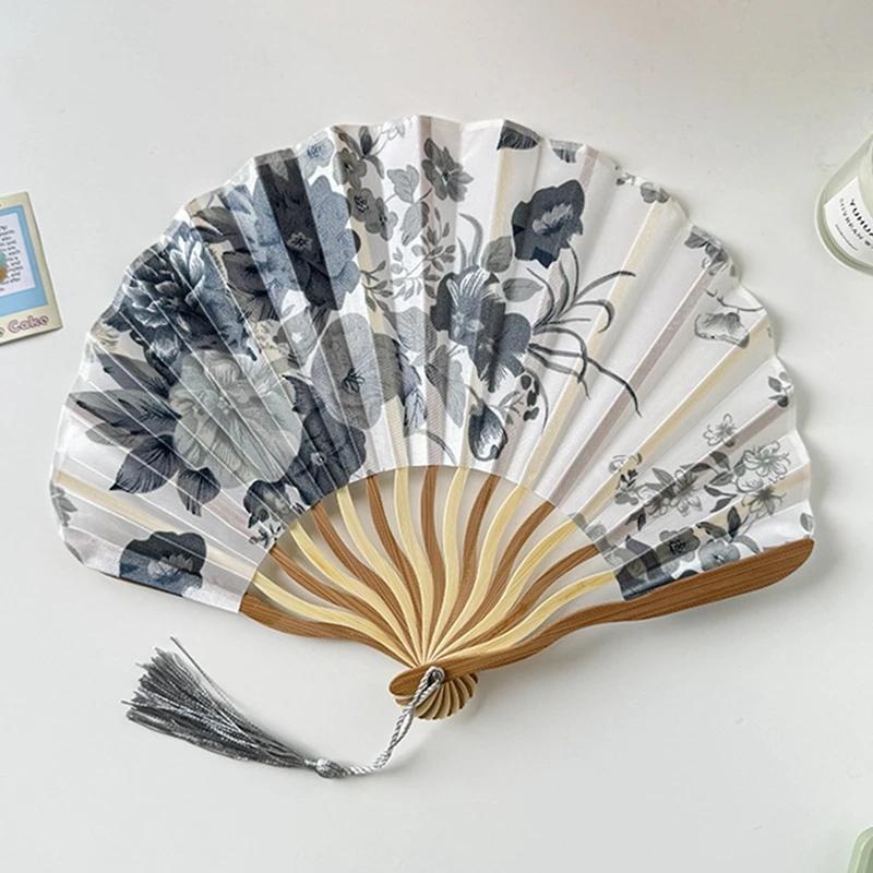 Складной веер из шелка в китайском стиле, веер с цветком, классический ручной веер с чехлом, реквизит для фото, кисточка, складной веер, аксессуары для ханьфу