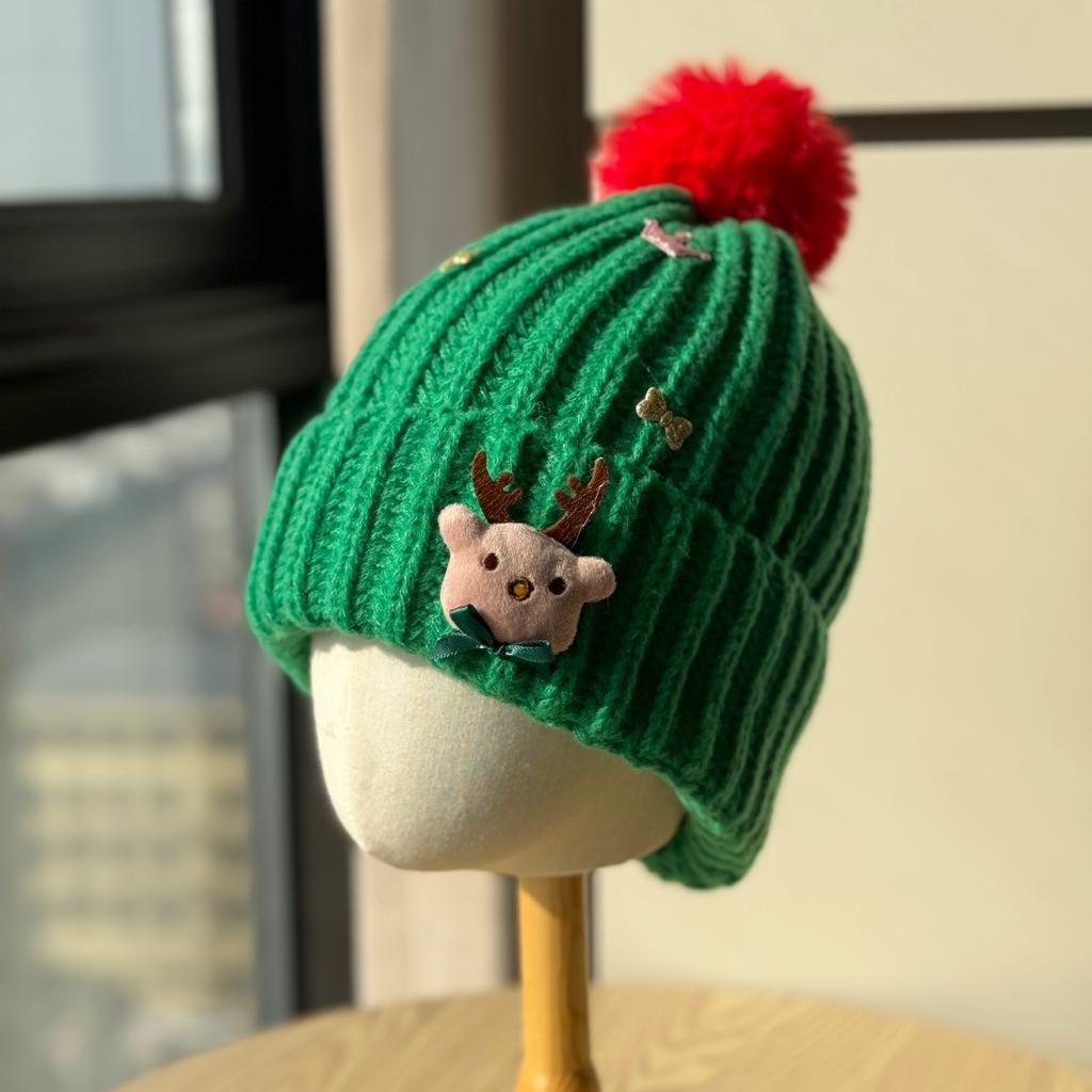 Autumn and winter Christmas hats for adults, knitted woolen hats with deer and bow designs, unisex pullover hats for a festive atmosphere