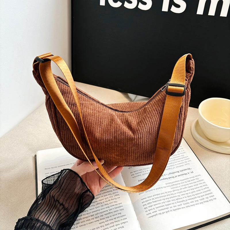 Corduroy Dumpling Bag 2024 New Versatile Messenger Shoulder Adjustable Casual Messenger Bag Women's Autumn and Winter