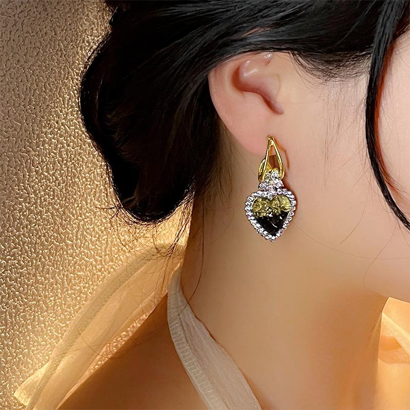 Ретро блестящие черные серьги Love Super Shine Diamond Drop Earrings Crystal Earrings Earrings Earrings Advanced Ear Buckle Temperament