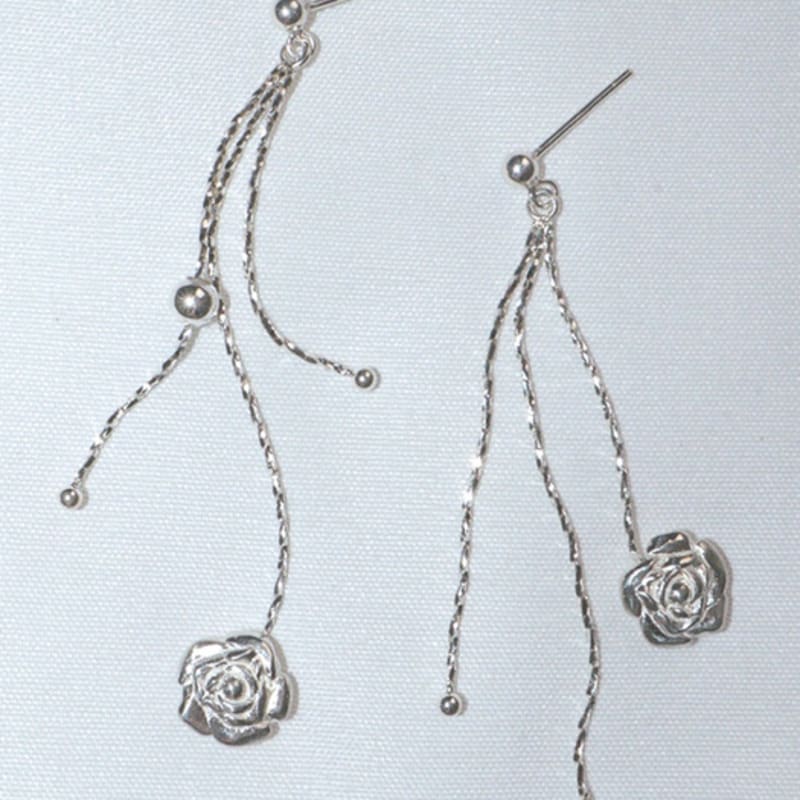 LOASI Lovely Rose. Rose Drop Chain Earring
