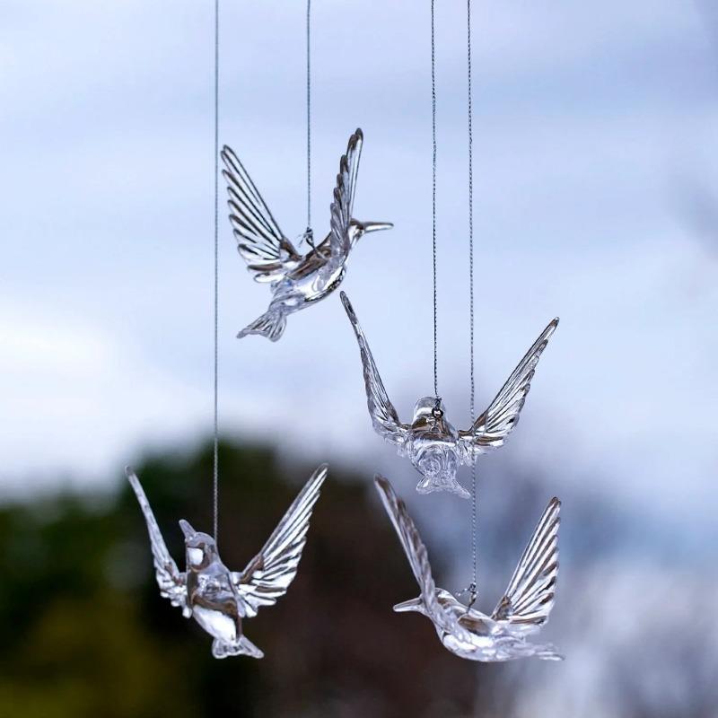 Набор из 4 подвесок в виде птиц из прозрачного акрила в случайном стиле для украшения дома, окон, улицы, сада, праздников и свадеб (Лента в комплекте)