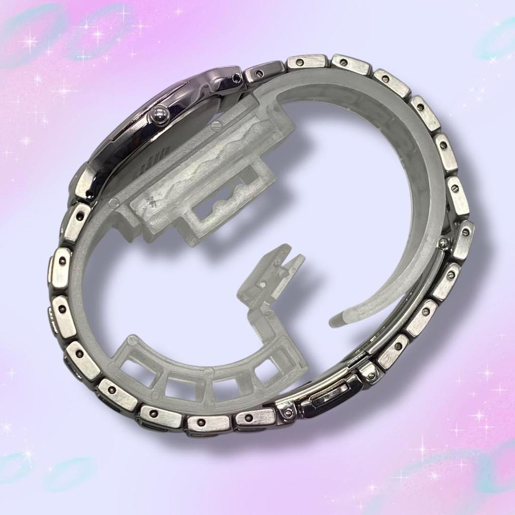 [USED] Seiko Women's Waterproof Quartz Watch with White Dial (Working)