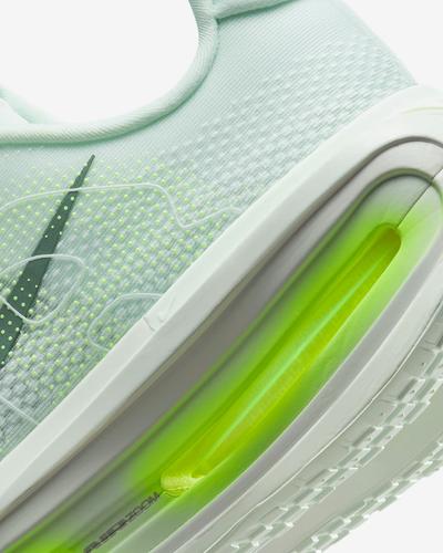 Nike Vomero Premium Едва зеленый Вольт HQ2050-300