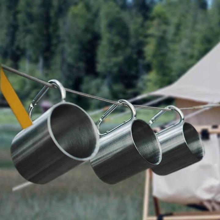 Metal travel mug with a carabiner