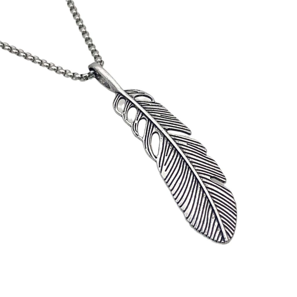 Personalized Hip Hop Retro Takahashi Feather Pendant Titanium Steel Necklace Fashion Simple Style Sweater Chain Accessories