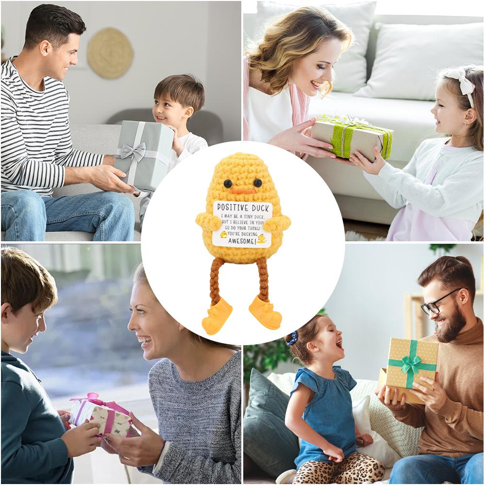 Crochet Positive Energy Duck with Card Mini Pocket Hug Handmade Plush Knitted Potatoes Hand-woven Doll Desktop Decor Birthday Gi