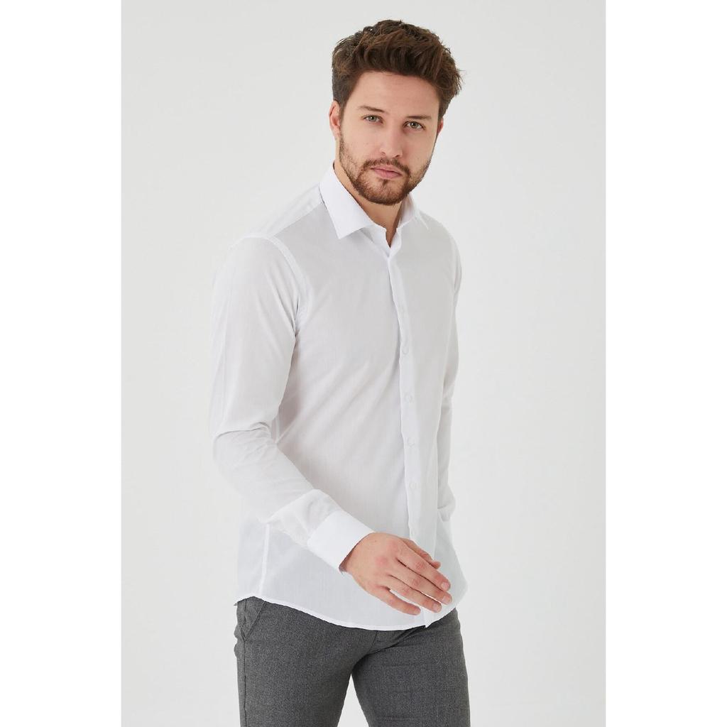 Мужская черная однотонная рубашка приталенного кроя 2024