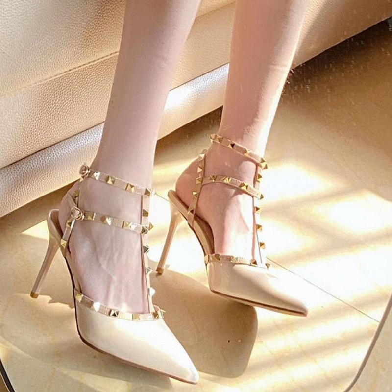 Модные весенне-осенние модные туфли на высоком каблуке с заклепками, женские новые стильные туфли на тонком каблуке, сандалии на высоком каблуке, темпераментные туфли Baotou Single Shoes
