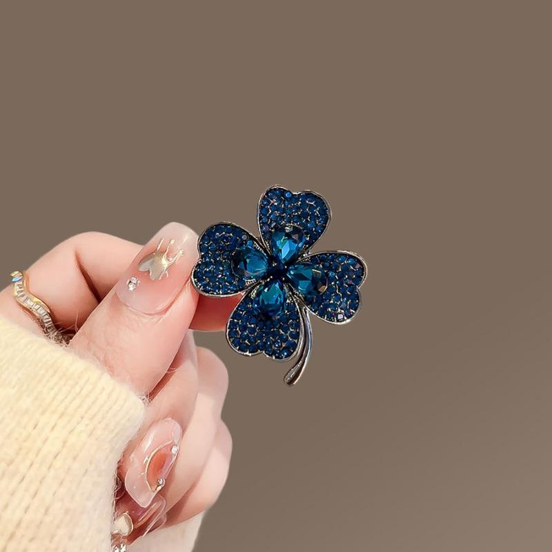 Crystal Four-leaf Clover Brooch, High-end Women's Simple and Versatile Brooch, Elegant Brooch, High-end Sense