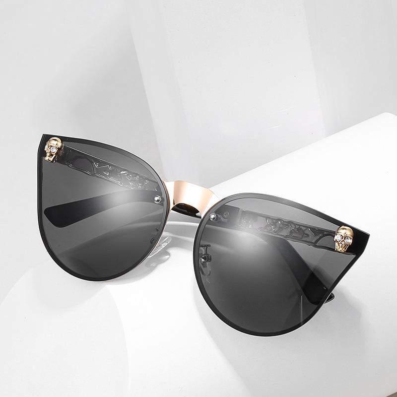 Gothic New Style Sunglasses Fashion Toad Mirror Hot Stamped Legs Skull Car Sunglasses For Women 8011