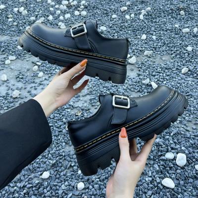 Туфли-лоферы на платформе с пряжкой, женская обувь, новые универсальные туфли из маленькой кожи в британском стиле, женские туфли на платформе с металлической застежкой-ремнем