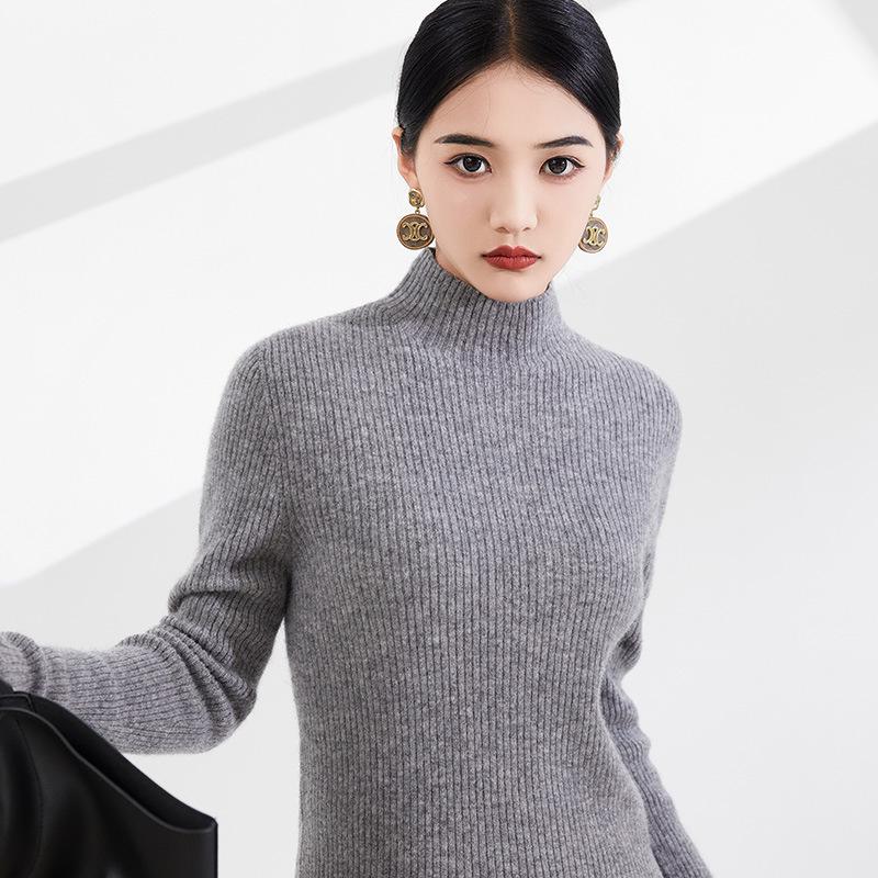 Женская трикотажная нижняя рубашка с полувысоким воротником и топом с длинными рукавами на осень и зиму. Новый женский пуловер-свитер можно носить снаружи