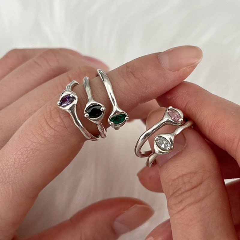 Серебряное кольцо с кубическим цирконием Melliv_mvr13