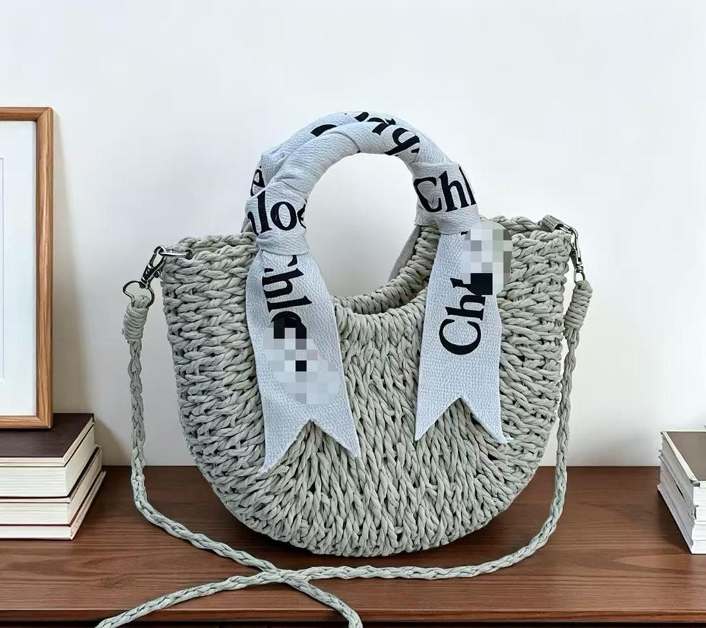 2026 Artistic Retro Round Woven Handbag - Large Capacity Women's Beach Bag