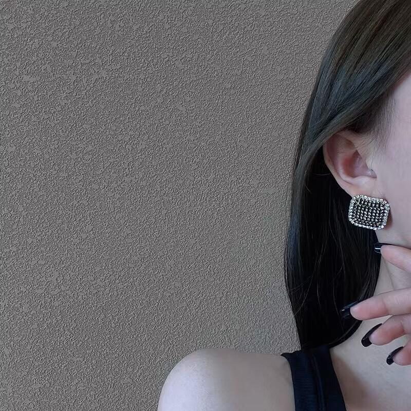 Трендовые корейские черные квадратные серьги со стразами, модные женские серьги-подвески с кристаллической геометрией