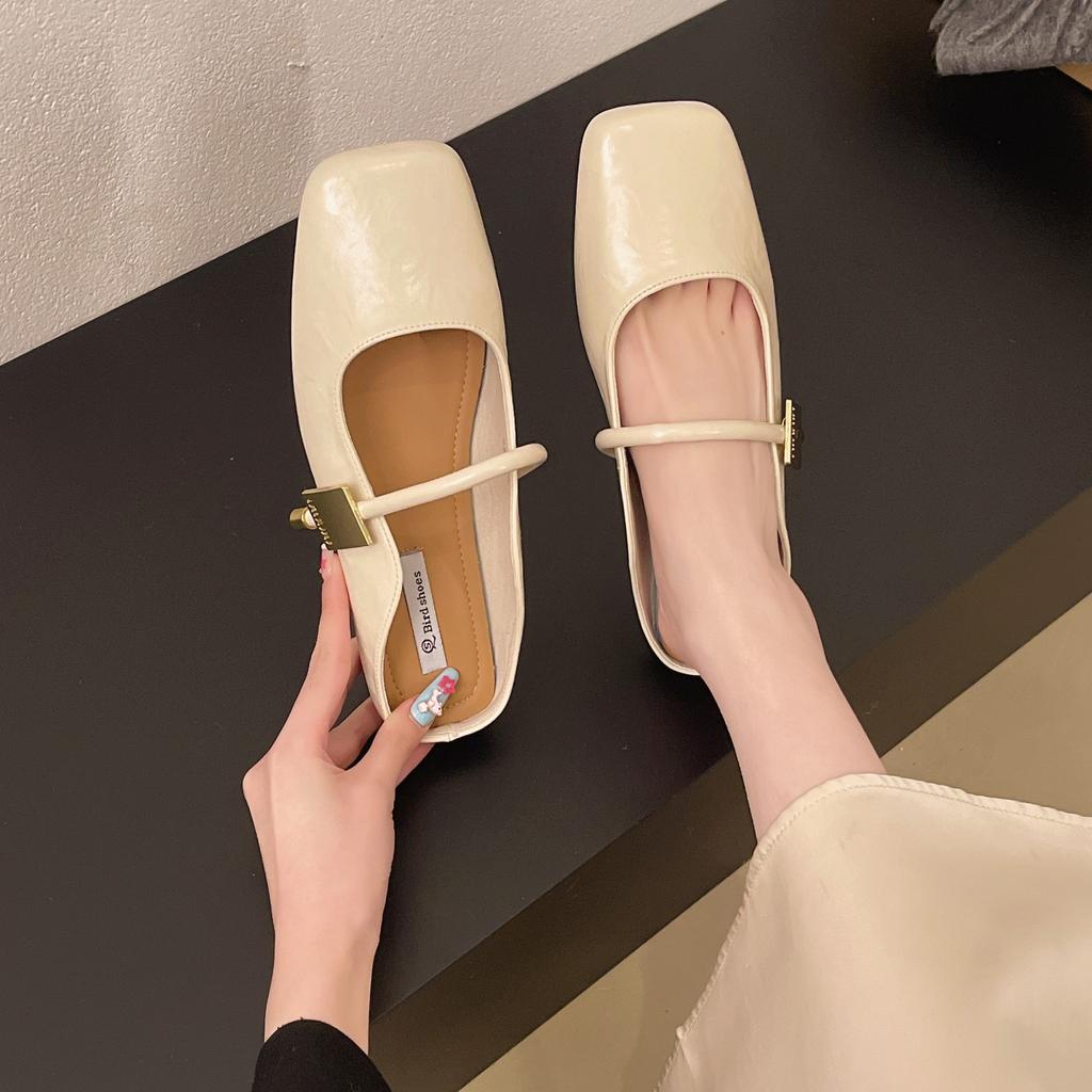 С полутапочками-мешками на плоской подошве 2025 года, женщины носят модные тапочки весной и летом, нежные туфли Мэри Джейн и юбки