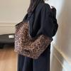 Large Capacity Leopard Print Bag Women's Commuter Shoulder Bag Tote T Bag