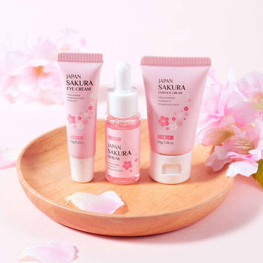 Наборы и комплекты для ухода за кожей Sakura с очищающим средством, сывороткой, кремом для глаз, эссенцией, кремом для лица. Косметические продукты для женщин. Подарочные наборы. Рутина. Дорожный набор.