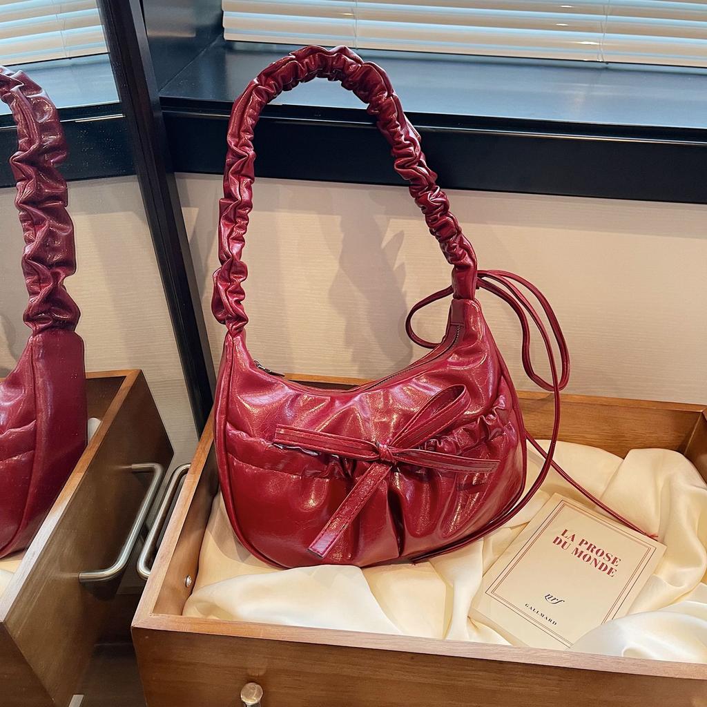 This Year's Popular Pleated Bag Women's 2025 New Trend Fashion Commuter Shoulder Bag High-end Sense Versatile Underarm Bag