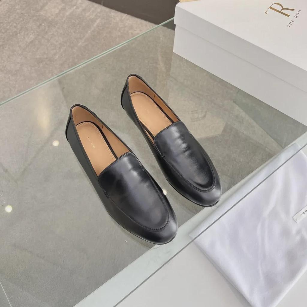 Модные весенние женские туфли-лоферы из натуральной кожи – универсальная простота в небольших кожаных туфлях