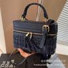 High-end niche bag women's autumn and winter 2025 new fashion shoulder messenger bag women's portable mini bucket bag
