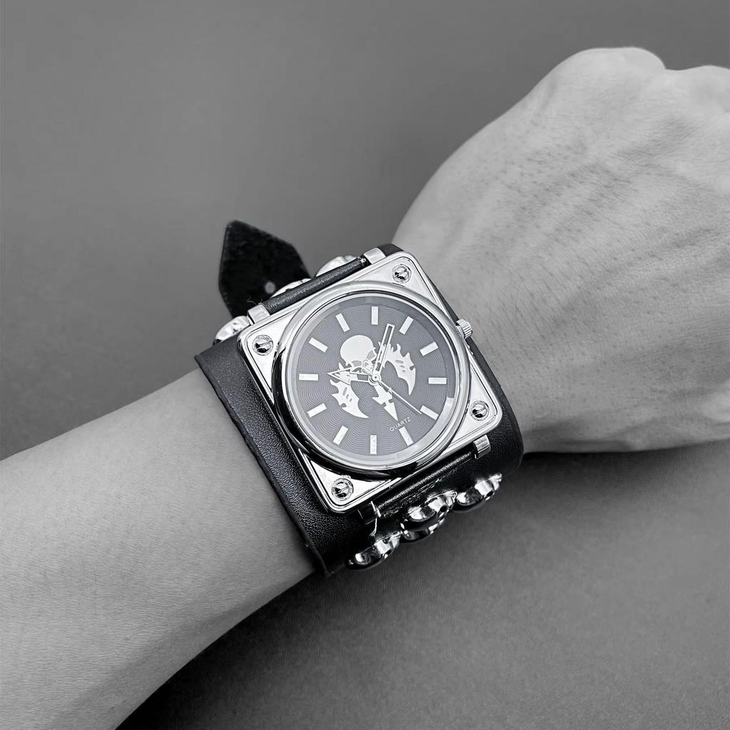 Роскошные часы с квадратным циферблатом, металлическим черепом, в стиле стрит-панк, рок, готика, винтаж, ретро, кварцевые, с ремешком из ПУ кожи, мужской браслет-манжета на Хэллоуин