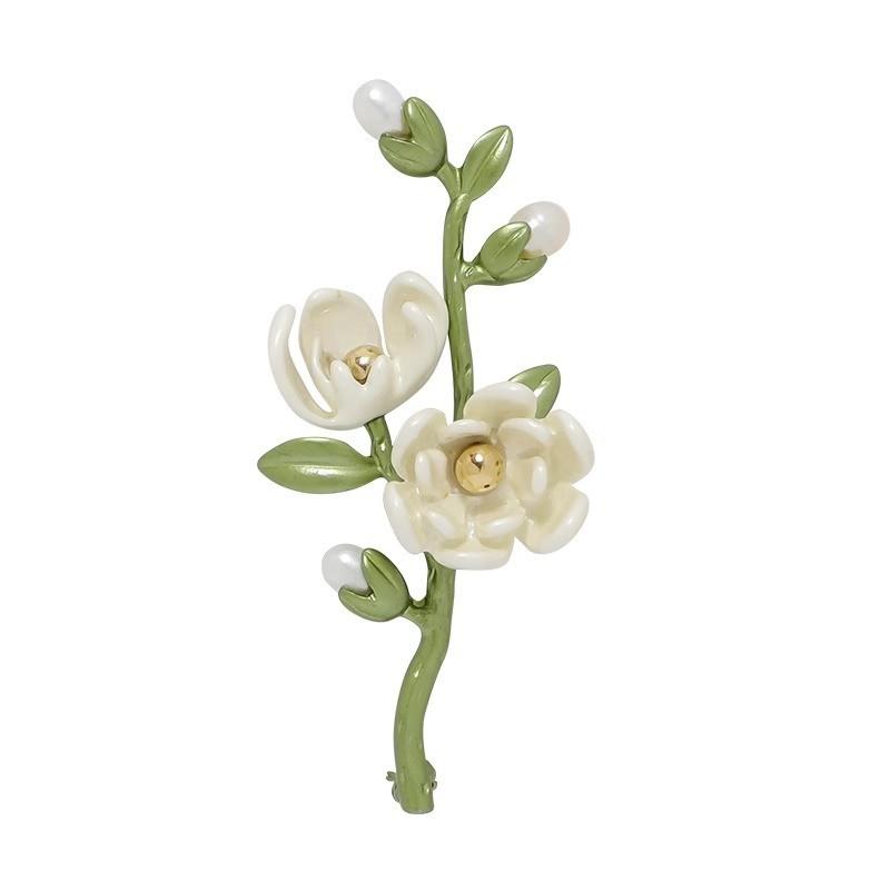 Fashion Temperament Magnolia Flower Brooch for Women White Flower Pin Brooch Dress Clothes Suit Scarf Clip Jewelry Gift