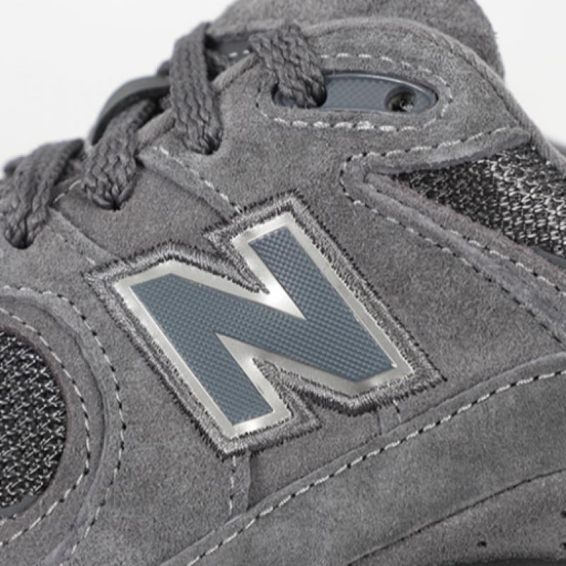 New Balance 2002r Замок Рок Черный