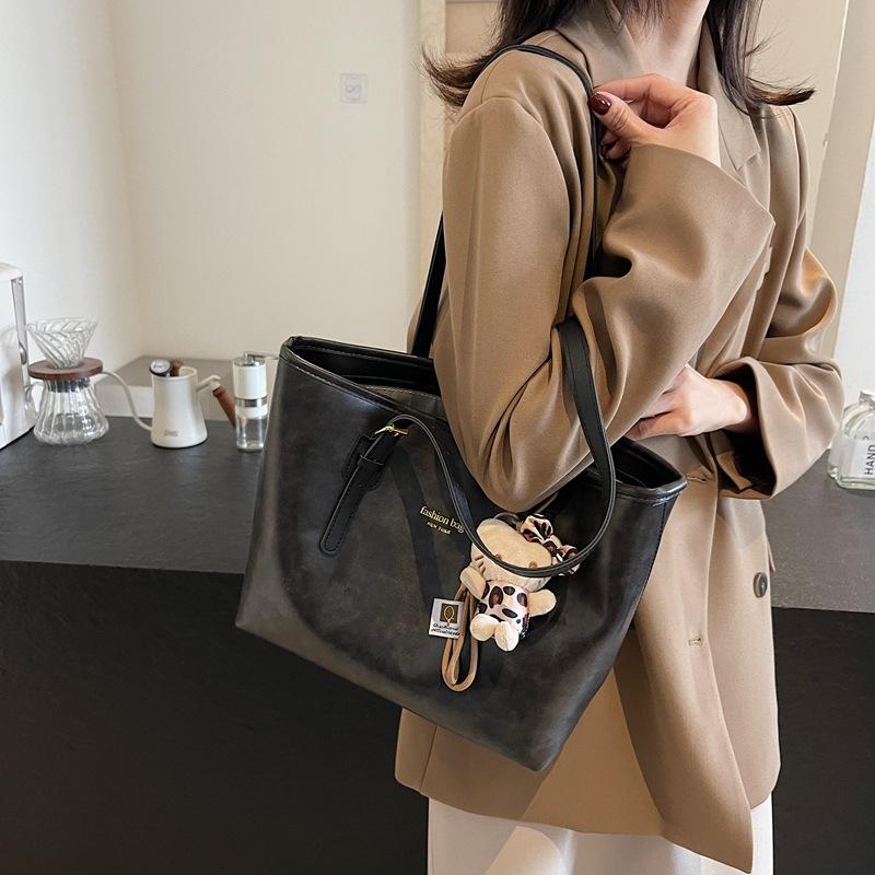 Сумка премиум-класса большой вместимости женская 2025 новая модная трендовая сумка на плечо сумка подмышку универсальная сумка-тоут внешняя торговля