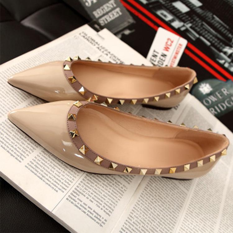 Fashion Small Size 31 32 33 Flat Shoes for Women Spring and Autumn Rivet Pointed Flat Shoes Shallow Large Size Shoes for Women 44 45
