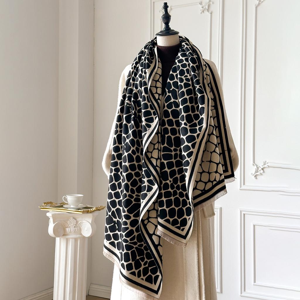 Retro High-End Textured Imitation Cashmere Scarf For Women, Thickened In Autumn And Winter, Warm, Windproof And Cold-Resistant, Student Scarf Shawl