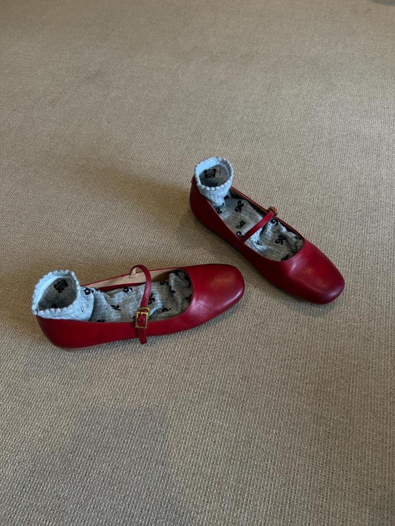 Туфли корейской дочери из овчины в стиле ретро на одной пуговице красного цвета, балетки Мэри Джейн, туфли на плоской подошве для поездок на работу