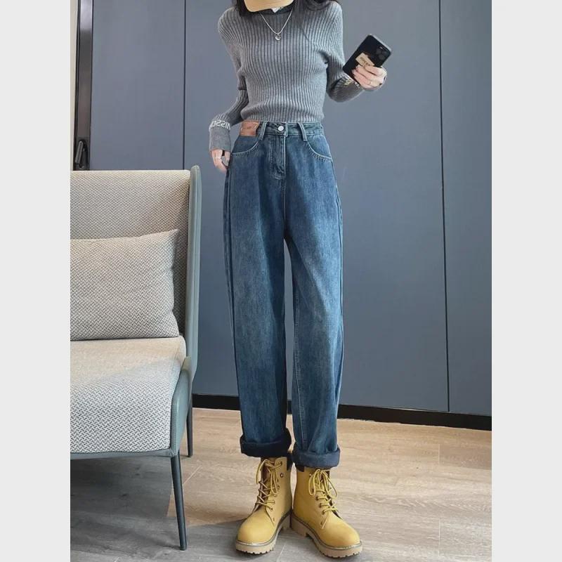 2024 Autumn/Winter Women's Velvet High-Waist Straight Jeans - Retro, Slim Fit, Versatile, Thickened Casual Pants