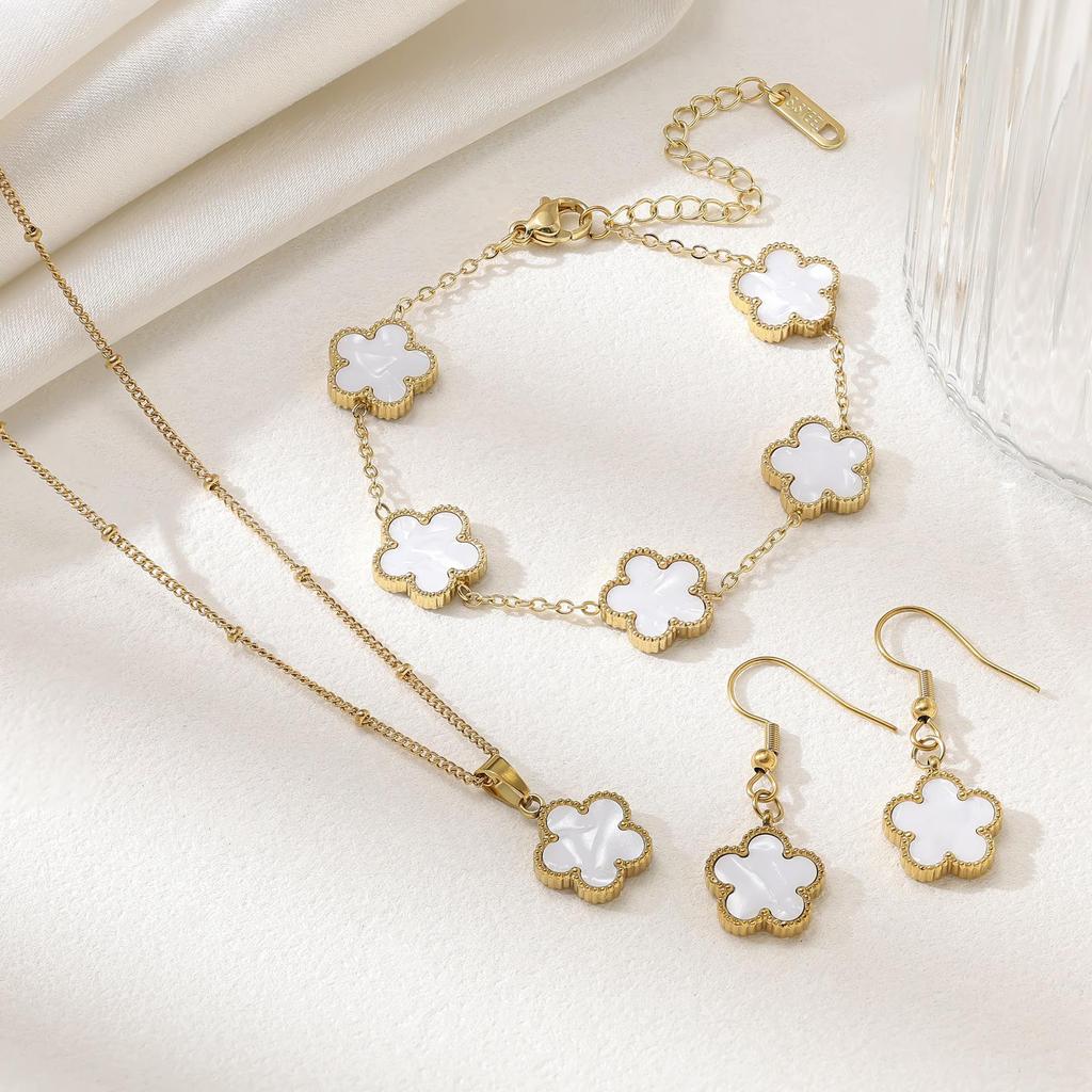 Trendy Five-Leaf Clover Jewelry Set: Necklace, Earrings & Bracelet In Luxury Lace Design