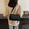 Женская сумка через плечо 2025 новая повседневная нишевая повседневная зарубежная модная маленькая квадратная сумка весенняя вместительная сумка на плечо