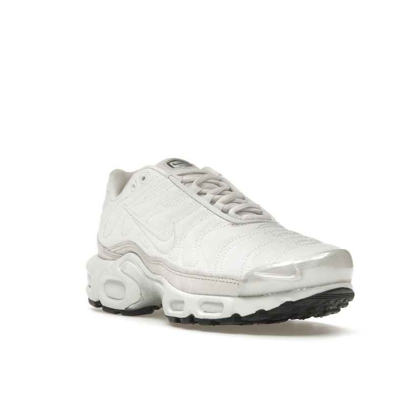 Nike Air Max Plus Platinum Tint Women Sneakers White Dark-Smoke-Grey Metallic-Silver FZ4342-001