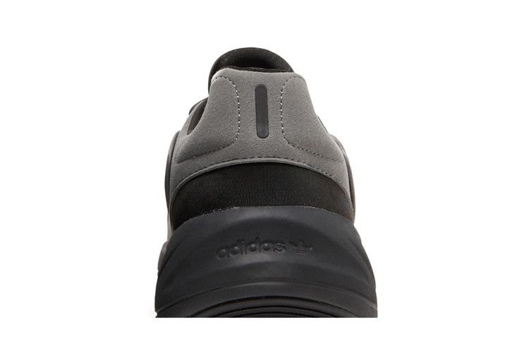 adidas Ozelia Серый Черный