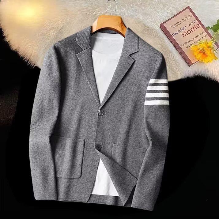 Мужской кардиган с узкими лацканами: Свитер с четырьмя карманами на весну и осень
