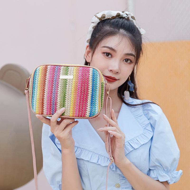 Fashion Women Rainbow Striped Crossbody Shoulder Bag for Girls Small Purse and Handbag Ladies Straw Woven Shell Beach Bag ARI