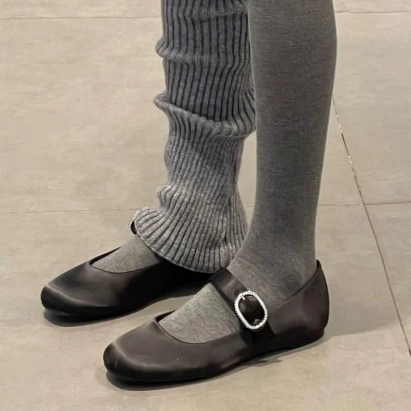 Fashion Spring New Flat Shoes Women's Fashion Round Head Shallow Mouth Metal Buckle Soft Sole Anti-slip Wear-resistant Single Shoes