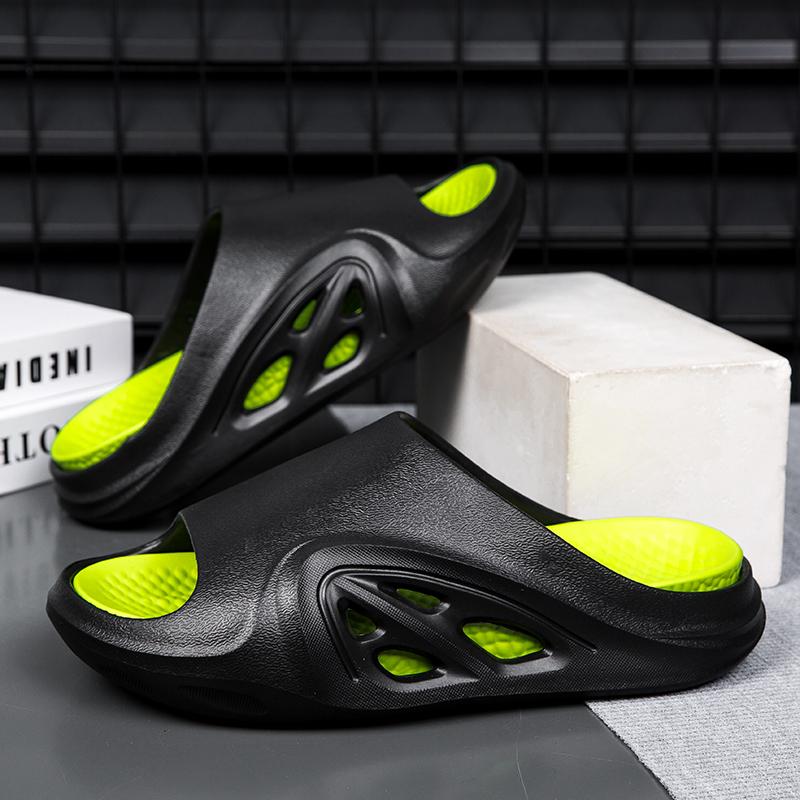 Мода 2025 Мужские роскошные домашние тапочки Летние новые мужские тапочки на толстой подошве для улицы Перфорированная пляжная обувь Ленивые кроссовки Крутые тапочки