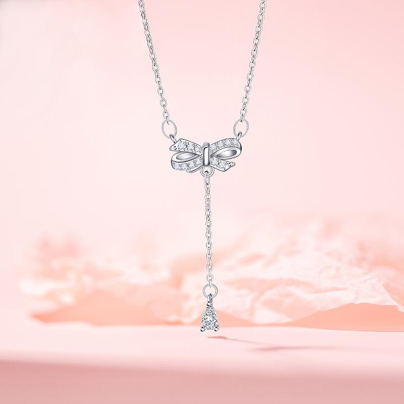 Оригинальное ожерелье-бантик Princess on The Run Series для женщин Ins Cold Wind Tassel Water Drop из нержавеющей стали с ключичной цепочкой