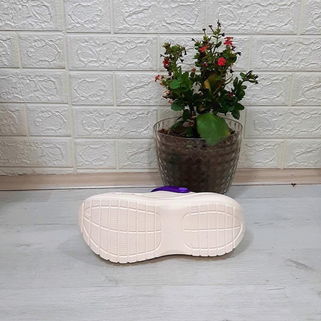 Sonimix 16001 Кремово-белые - фиолетовые женские тапочки Crks на толстой подошве с камнем