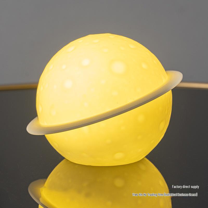 Ночник Космонавт Планета: Светящееся лунное украшение для декора спальни, в качестве подарка или сувенира, с шелковым цветком.